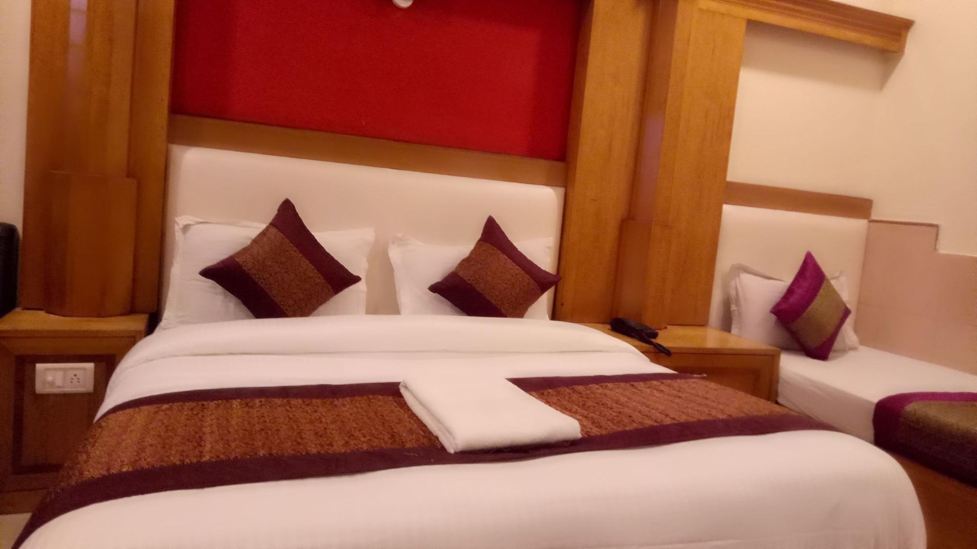 ניו דלהי Oyo Flagship Kumar Palace מראה חיצוני תמונה